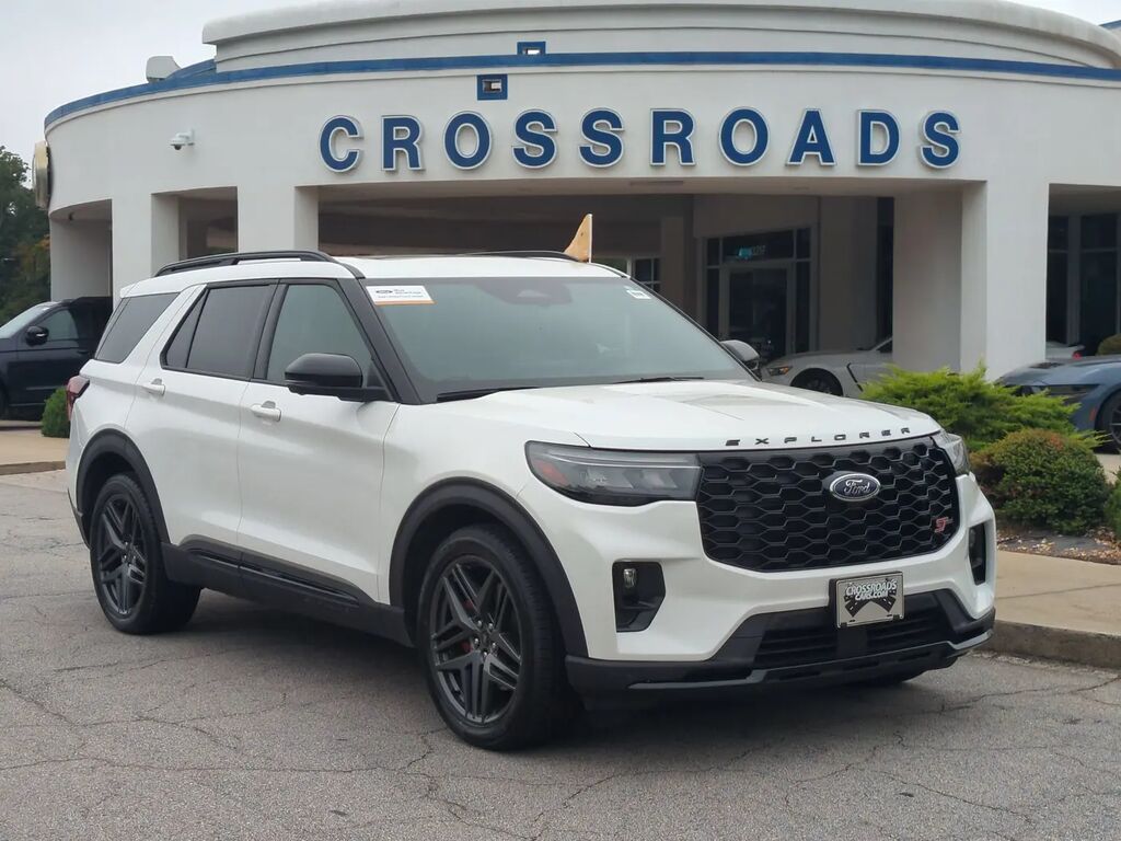 2025 Ford Explorer ST — photo 1 of 13