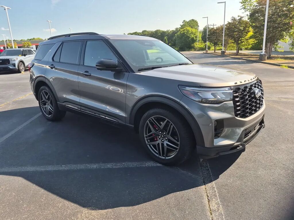 2025 Ford Explorer ST — photo 1 of 13