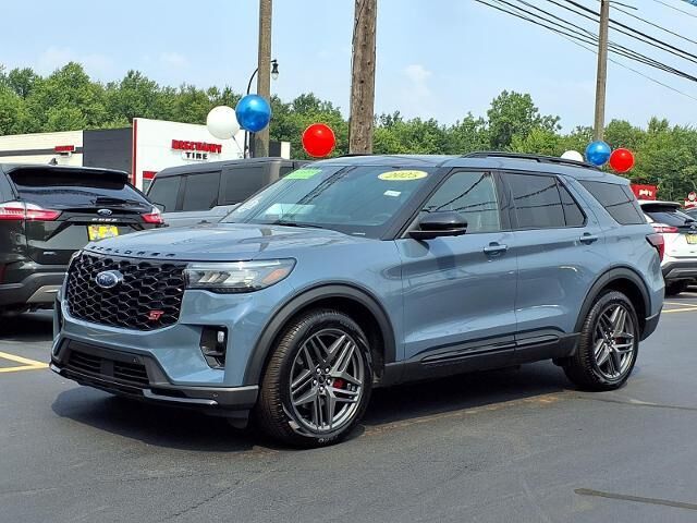 2025 Ford Explorer ST — photo 1 of 26