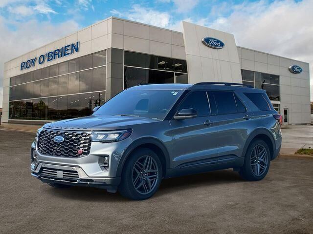 2025 Ford Explorer ST — photo 1 of 13