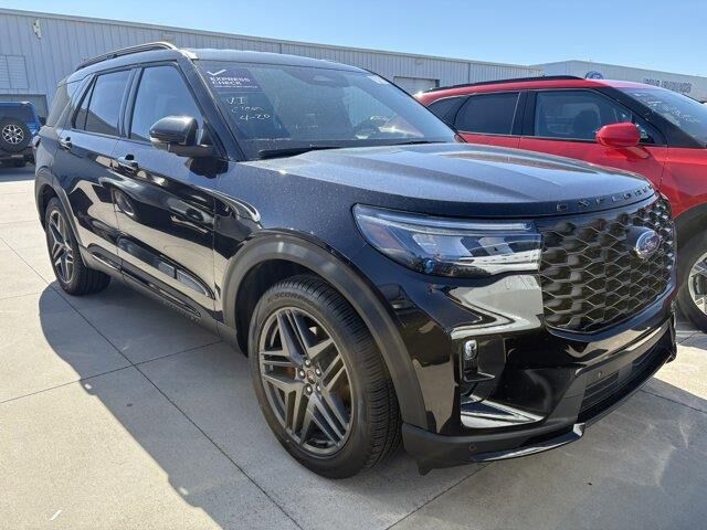 2025 Ford Explorer ST — photo 1 of 26