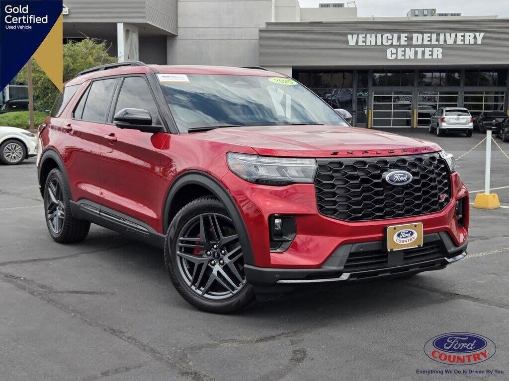 2025 Ford Explorer ST — photo 1 of 1