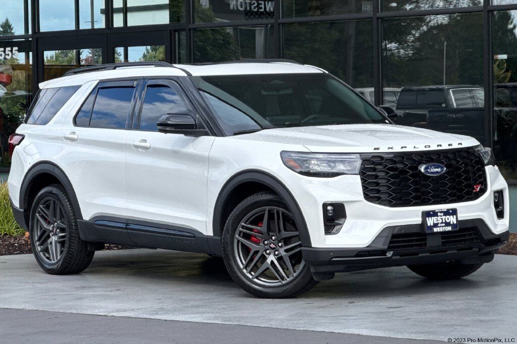 2025 Ford Explorer ST — photo 1 of 13