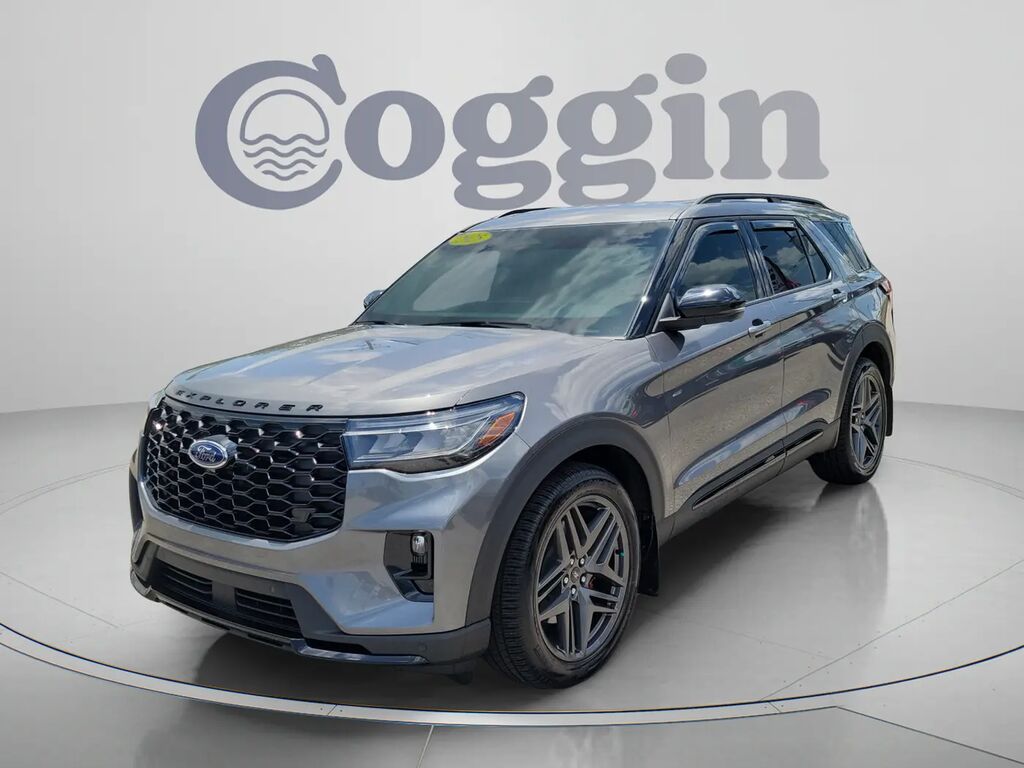 2025 Ford Explorer ST — photo 1 of 13
