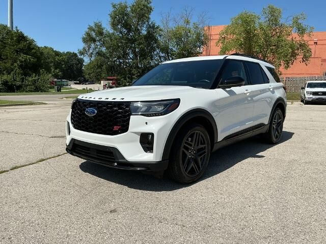 2025 Ford Explorer ST — photo 1 of 13