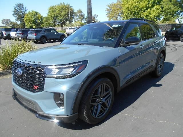 2025 Ford Explorer ST — photo 1 of 39