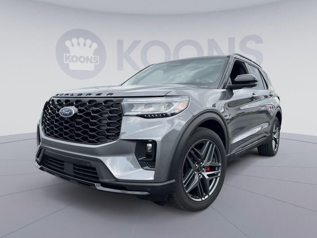 2025 Ford Explorer ST — photo 1 of 3