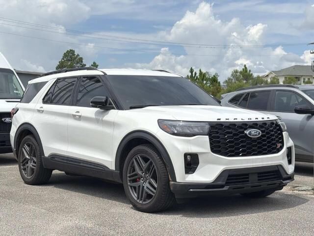 2025 Ford Explorer ST — photo 1 of 2