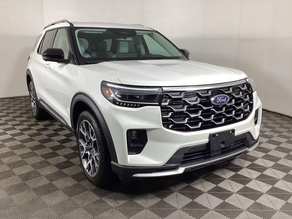 2025 Ford Explorer Platinum — photo 1 of 29
