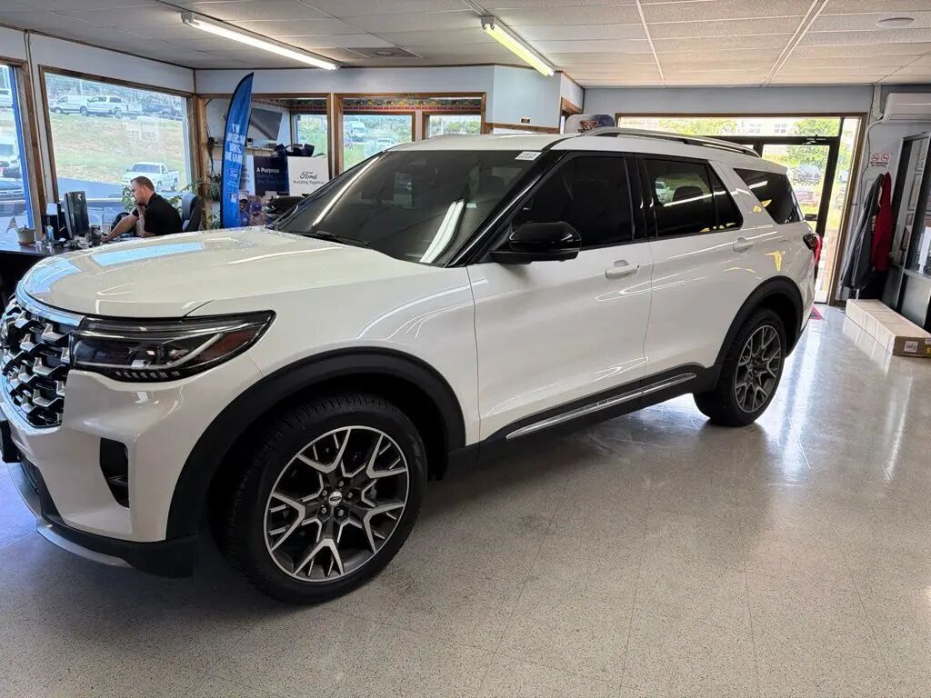 2025 Ford Explorer Platinum — photo 1 of 37
