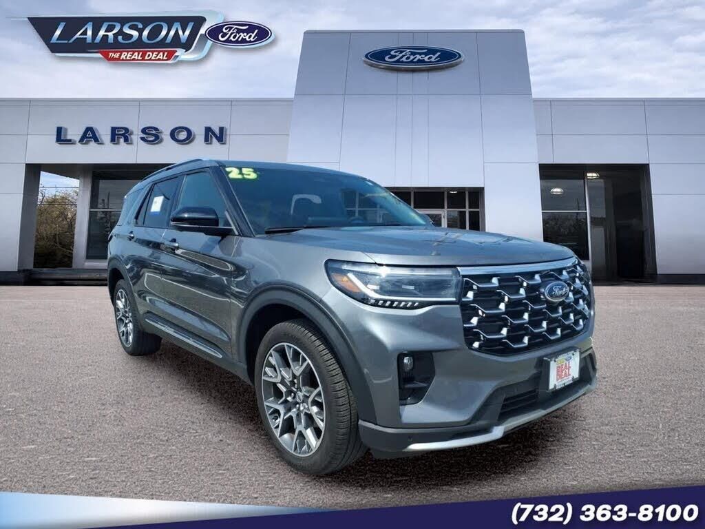 2025 Ford Explorer Platinum — photo 1 of 1
