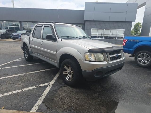 2004 Ford Explorer Sport Trac XLT — photo 1 of 13