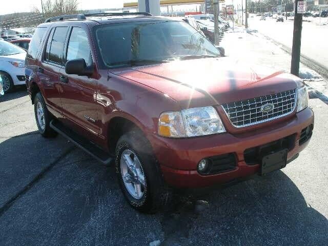2004 Ford Explorer XLT — photo 1 of 9