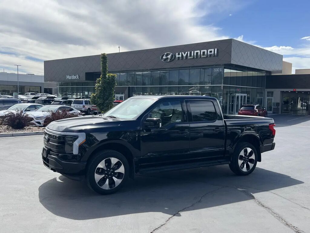 2023 Ford F-150 Lightning Platinum — photo 1 of 13
