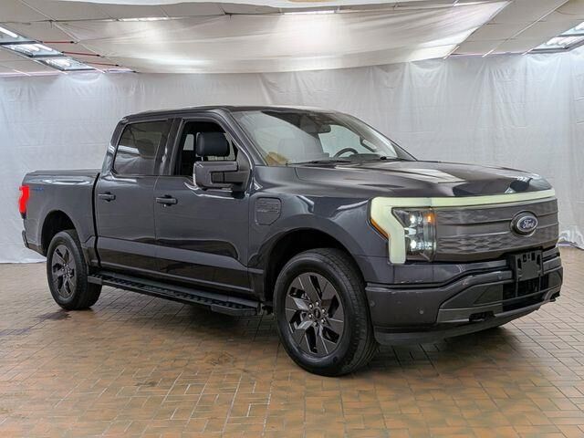 2022 Ford F-150 Lightning Lariat — photo 1 of 13