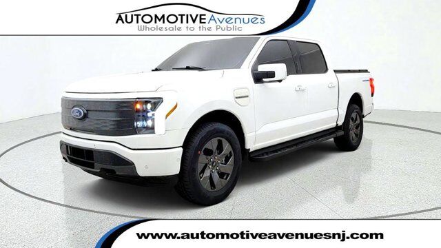 2023 Ford F-150 Lightning LARIAT