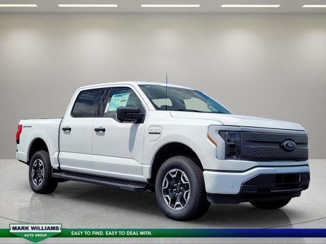 2023 Ford F-150 Lightning XLT — photo 1 of 46