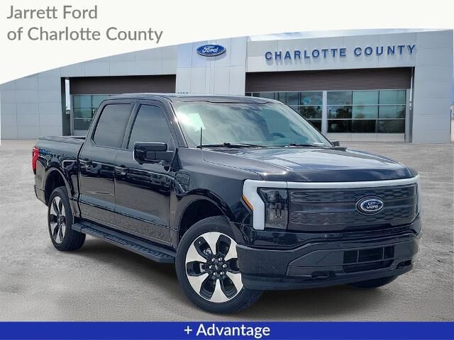 2023 Ford F-150 Lightning Platinum — photo 1 of 39