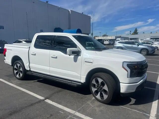 2023 Ford F-150 Lightning Platinum — photo 1 of 13