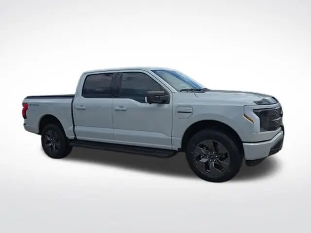2023 Ford F-150 Lightning XLT — photo 1 of 13