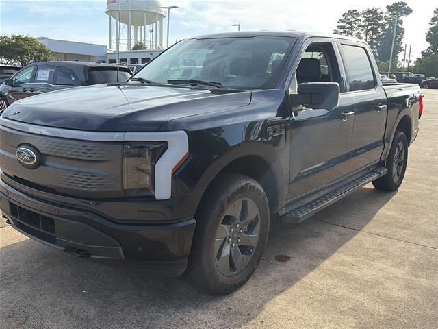 2023 Ford F-150 Lightning XLT