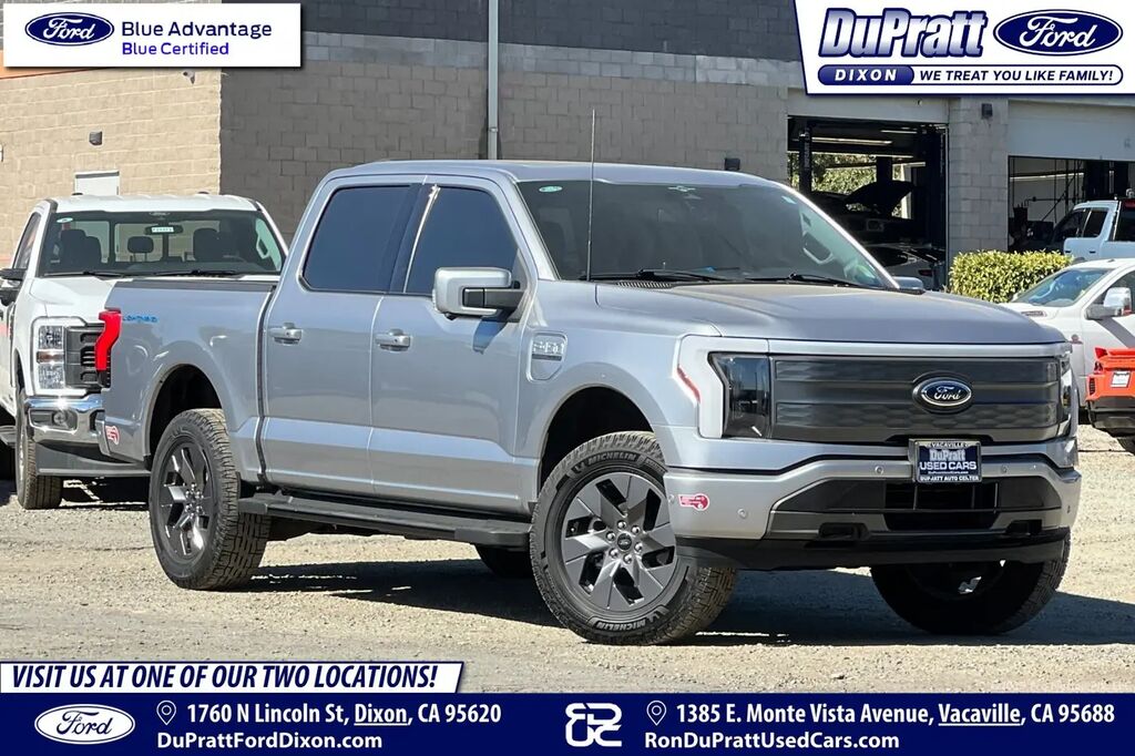2023 Ford F-150 Lightning Lariat — photo 1 of 13