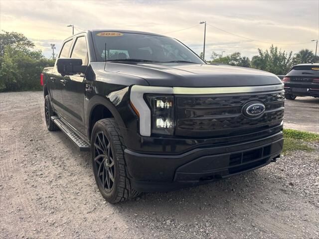 2023 Ford F-150 Lightning Platinum — photo 1 of 13