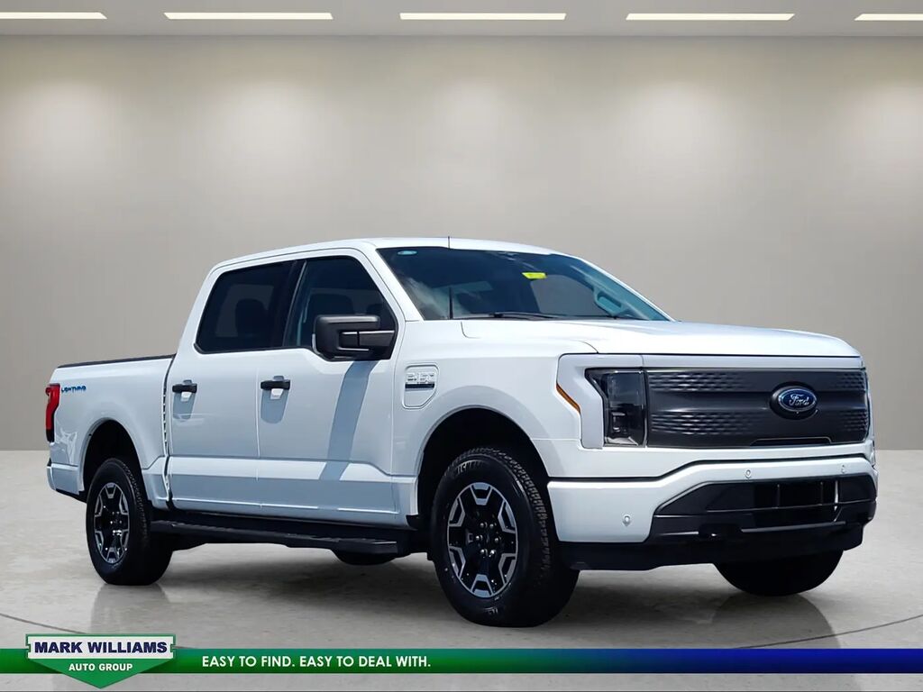 2023 Ford F-150 Lightning XLT — photo 1 of 49