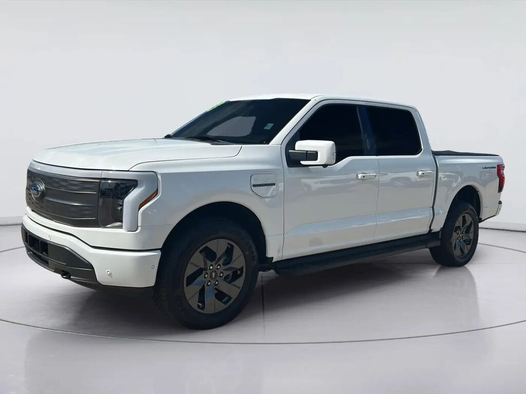 2023 Ford F-150 Lightning Lariat — photo 1 of 24