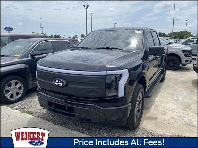 2025 Ford F-150 Lightning Flash — photo 1 of 13