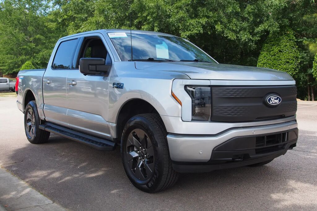 2025 Ford F-150 Lightning Flash — photo 1 of 13