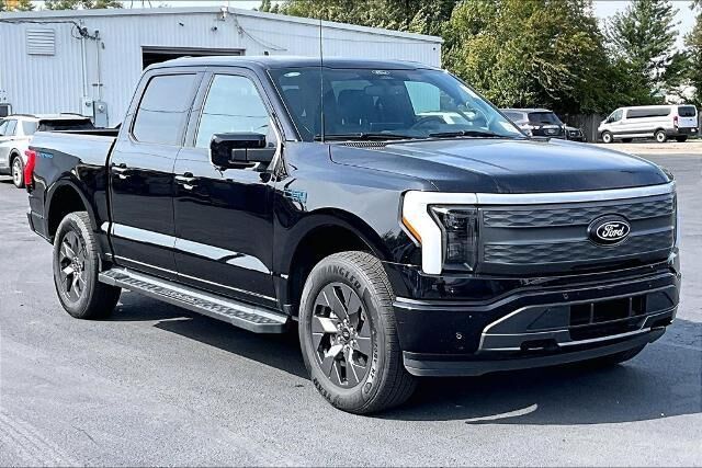 2025 Ford F-150 Lightning Lariat