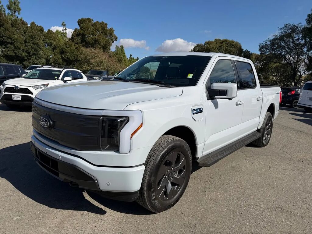 2025 Ford F-150 Lightning Lariat — photo 1 of 13
