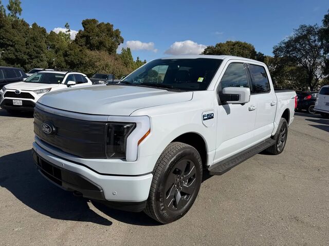 2025 Ford F-150 Lightning Lariat