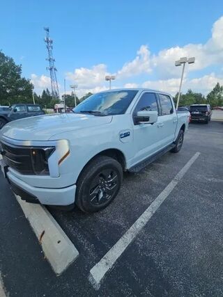 2024 Ford F-150 Lightning Lariat — photo 1 of 39