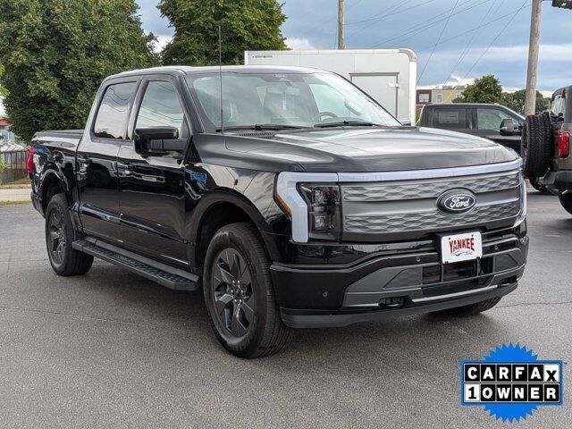 2025 Ford F-150 Lightning Lariat — photo 1 of 2