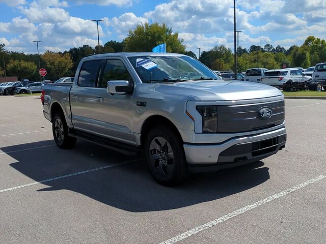 2025 Ford F-150 Lightning Lariat