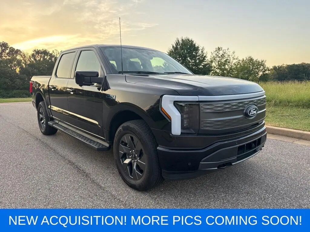 2025 Ford F-150 Lightning Lariat — photo 1 of 1