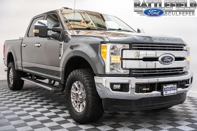2017 Ford F-250 Super Duty Lariat — photo 1 of 13