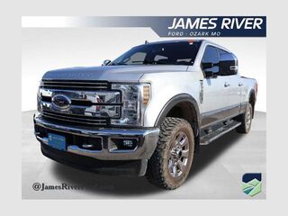 2019 Ford F-250 Super Duty Lariat — photo 1 of 8