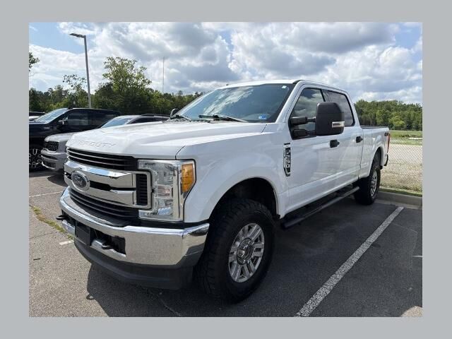 2017 Ford F-250 Super Duty XLT — photo 1 of 10