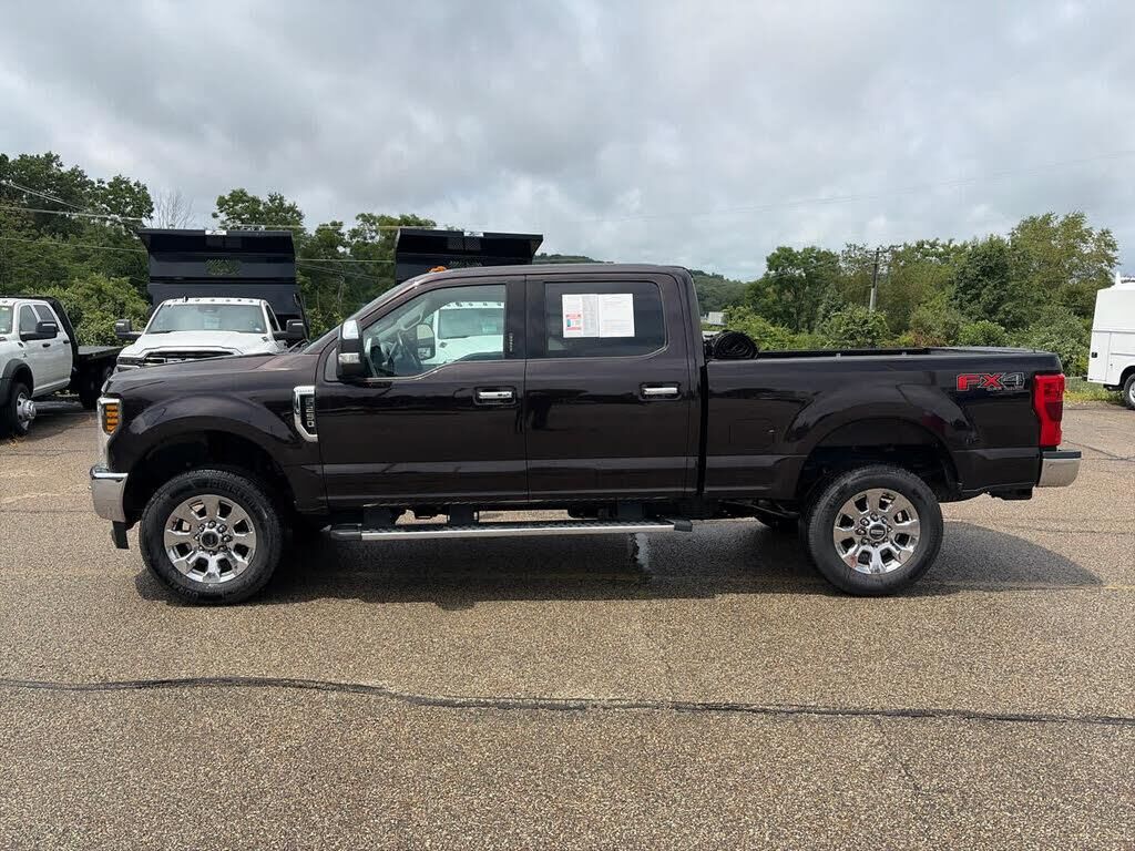 2019 Ford F-250 Super Duty Lariat — photo 1 of 2