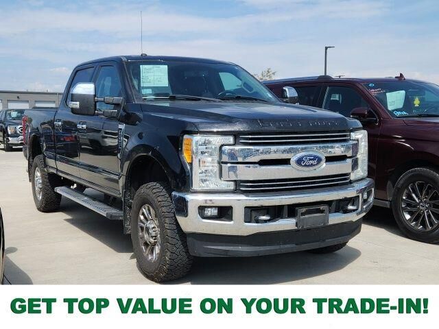 2017 Ford F-250 Super Duty Lariat — photo 1 of 4