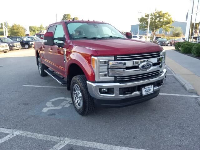 2019 Ford F-250 Super Duty Lariat — photo 1 of 26