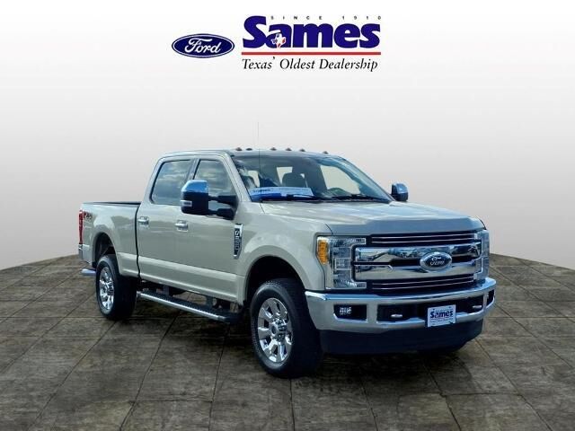 2017 Ford F-250 Super Duty Lariat — photo 1 of 26