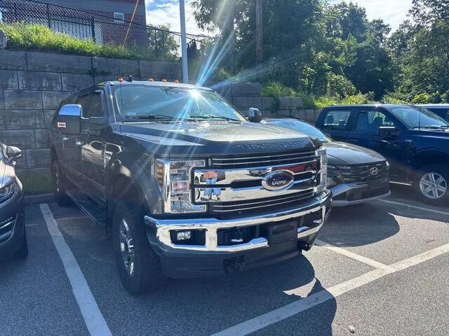 2019 Ford F-250 Super Duty Platinum — photo 1 of 5
