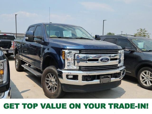 2018 Ford F-250 Super Duty Lariat — photo 1 of 41