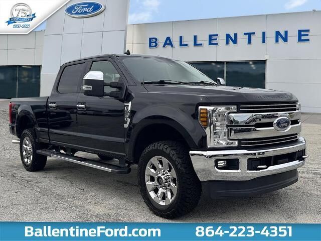 2019 Ford F-250 Super Duty Lariat — photo 1 of 13