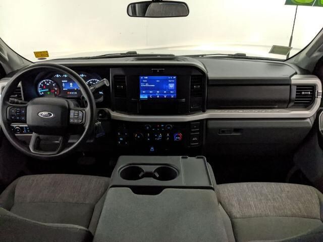 2025 Ford F-250 Super Duty XLT — photo 1 of 35