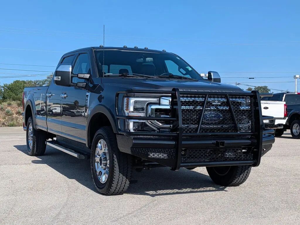 2022 Ford F-250 Super Duty Lariat — photo 1 of 26
